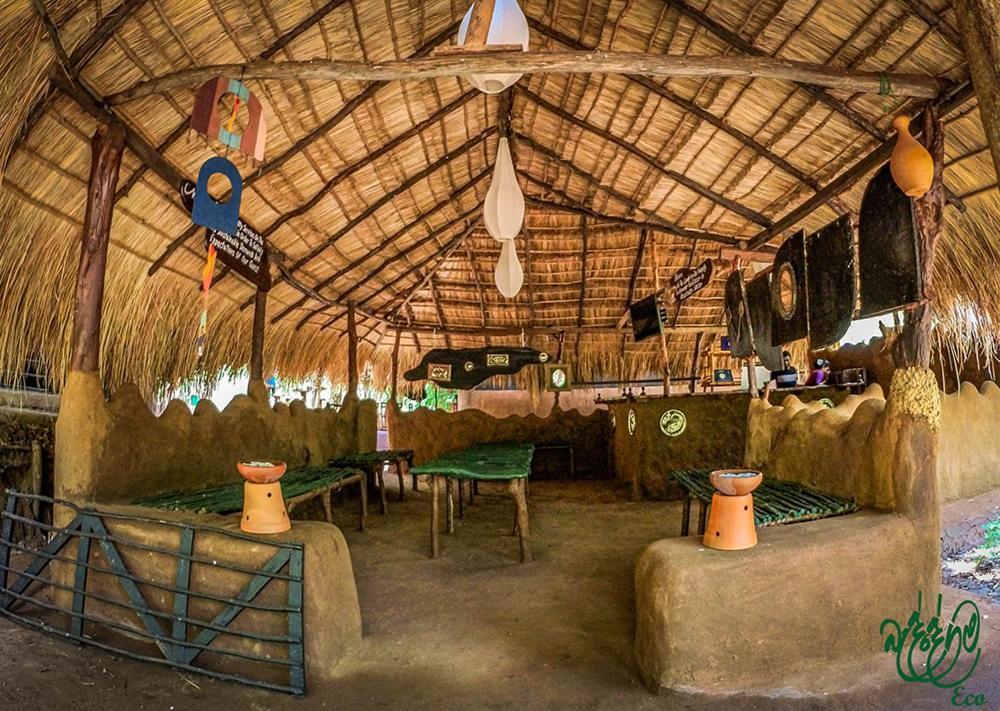 Hotel Yala Beddegama Eco à Kataragama Extérieur photo