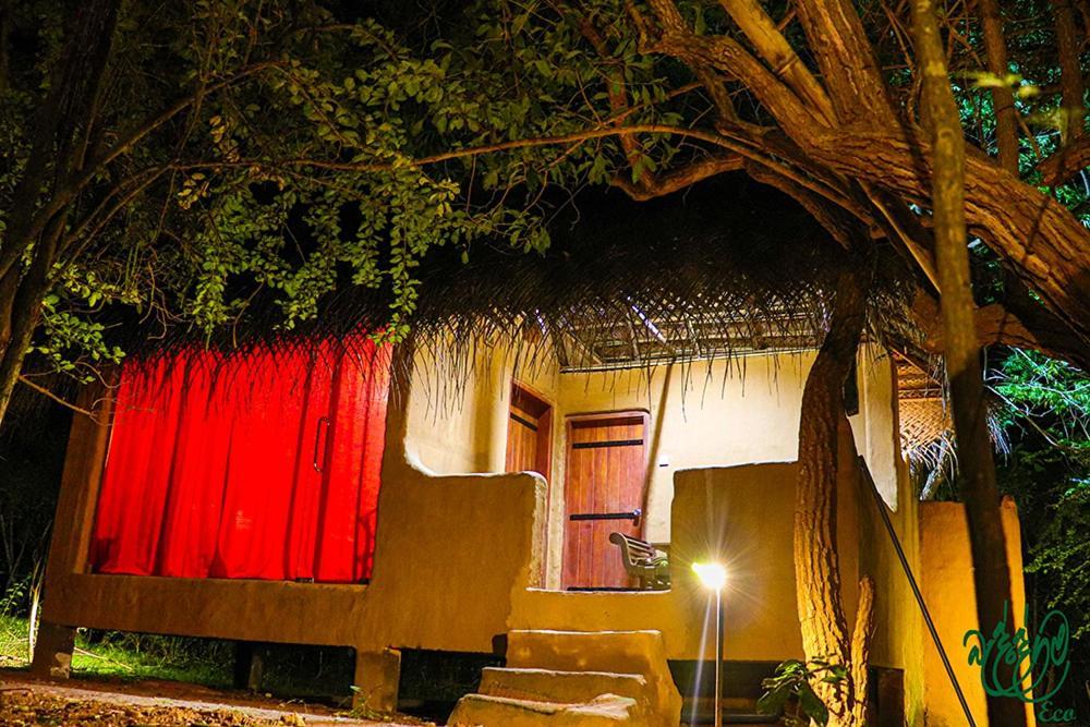 Hotel Yala Beddegama Eco à Kataragama Extérieur photo