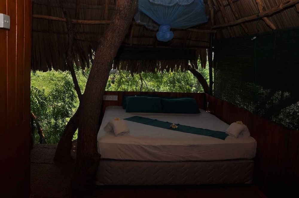 Hotel Yala Beddegama Eco à Kataragama Extérieur photo