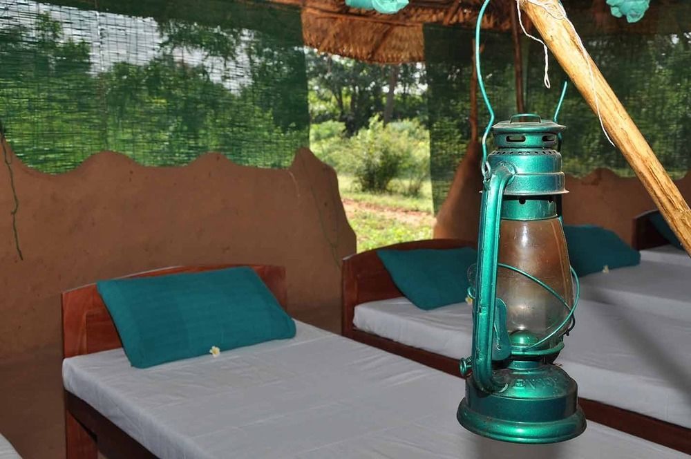Hotel Yala Beddegama Eco à Kataragama Extérieur photo