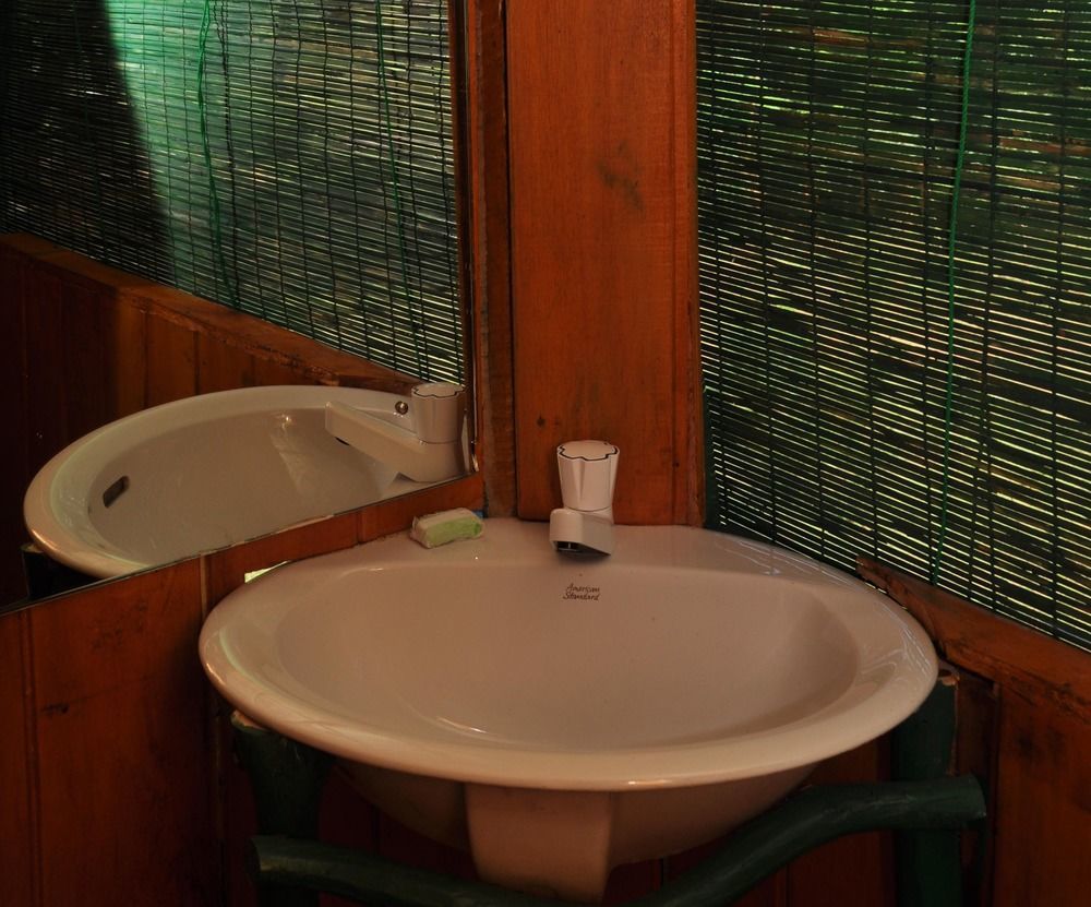 Hotel Yala Beddegama Eco à Kataragama Extérieur photo