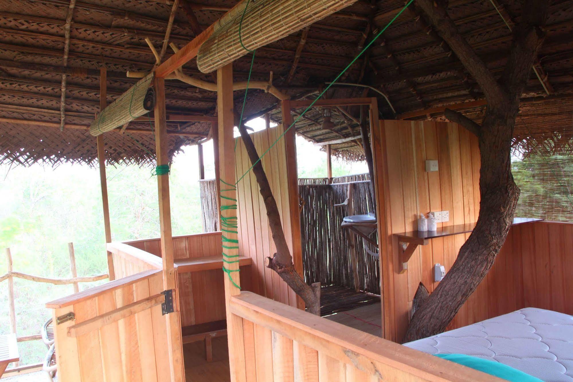 Hotel Yala Beddegama Eco à Kataragama Extérieur photo